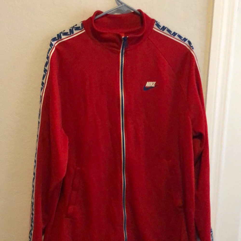 LG Exclusive Stylish Nike Sweater